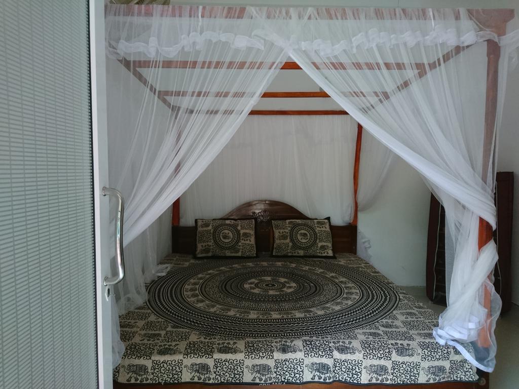 Little Mount Guest House Мірісса Екстер'єр фото